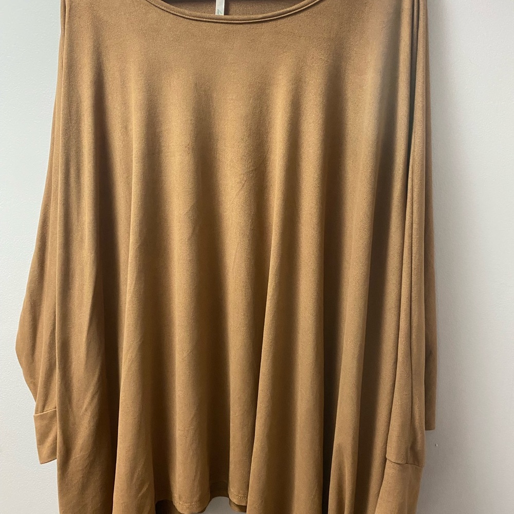 2/$29 on $29 Tops. EUC Bellamie Women’s OS Tan Baggy Suede/Velour Tunic